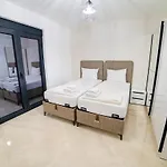 Villa Jelena With Private Pool - Lapcici