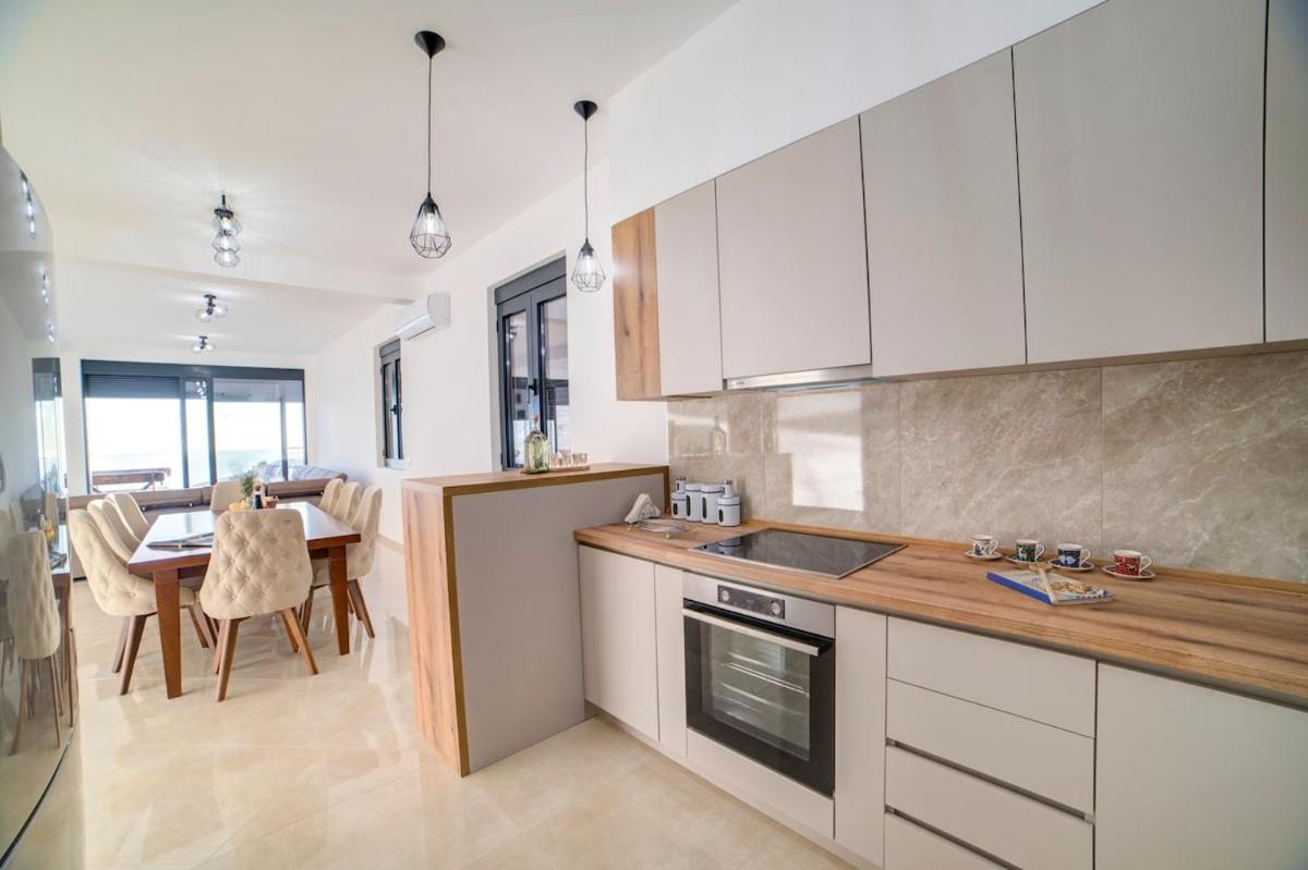 Villa Jelena With Private Pool - Lapcici *