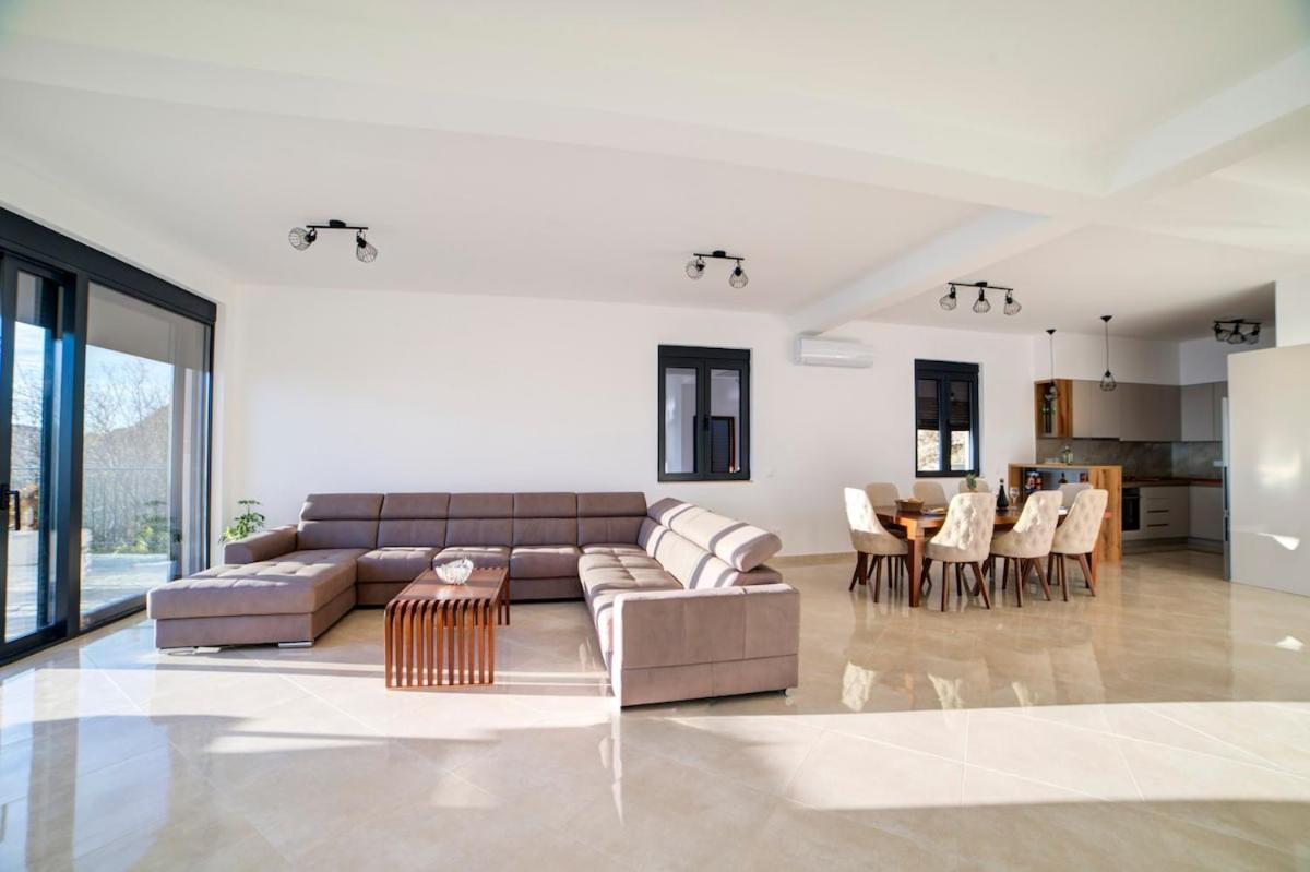 Jelena With Private Pool - Lapcici * Budva