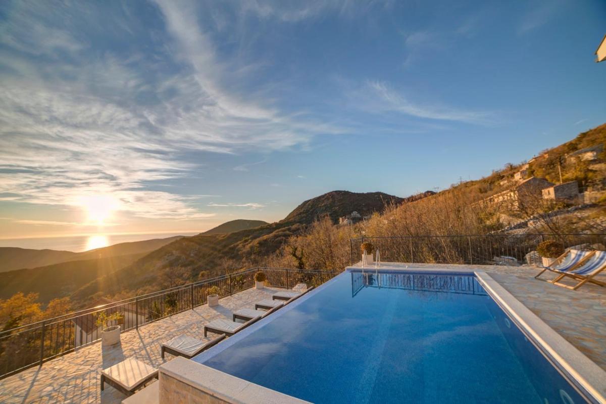 Jelena With Private Pool - Lapcici Budva
