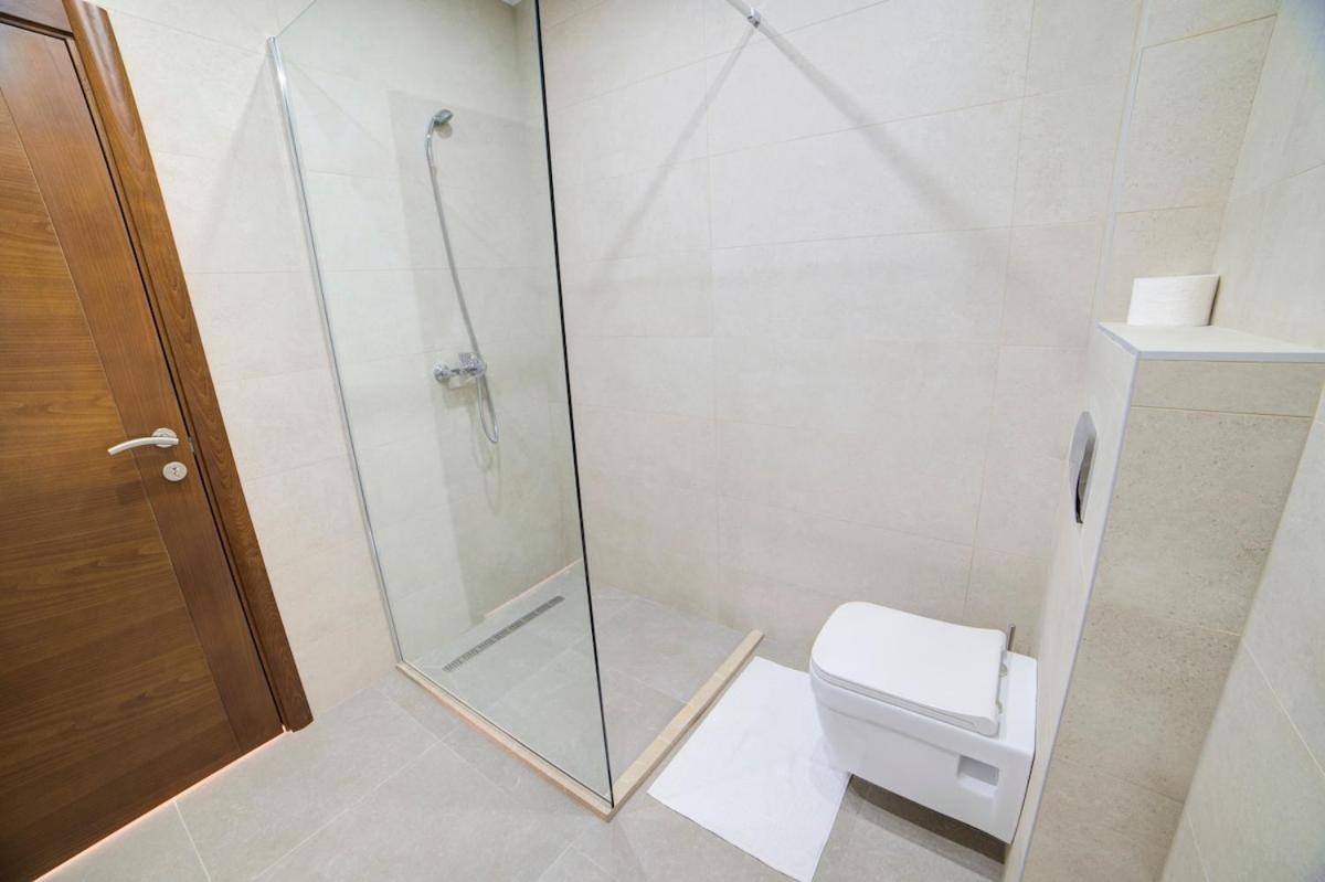 Jelena With Private Pool - Lapcici Villa Budva